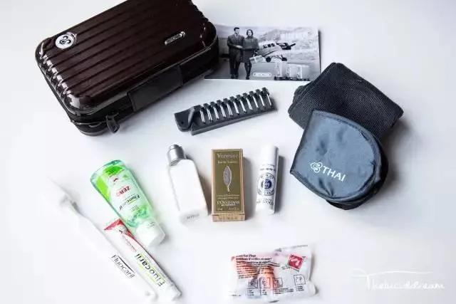 L'emballage pour kit de cosmétique des trousses de toilette de shampoing Set de voyage