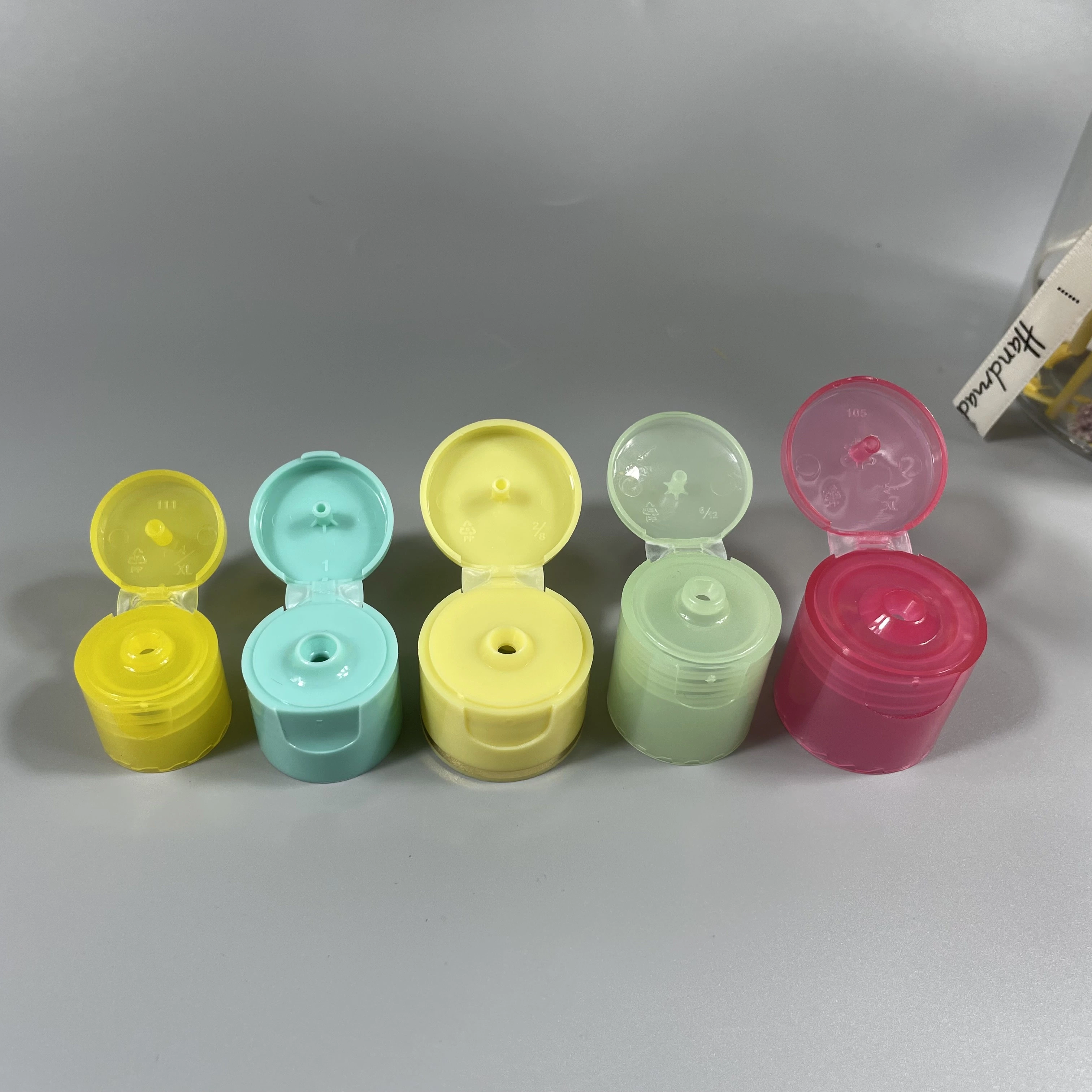 Factory Professional Production Plastic Cap Flip Top 20/41024/410 28/410 Flip Top Cap for Shampoo Bottle