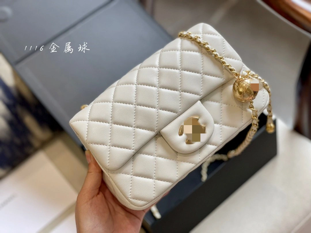 Hot Seller 2021 Guangzhou Luxury Fashion Cc''s Quilted Design Women Cross Bag for Girl with Metal Closure