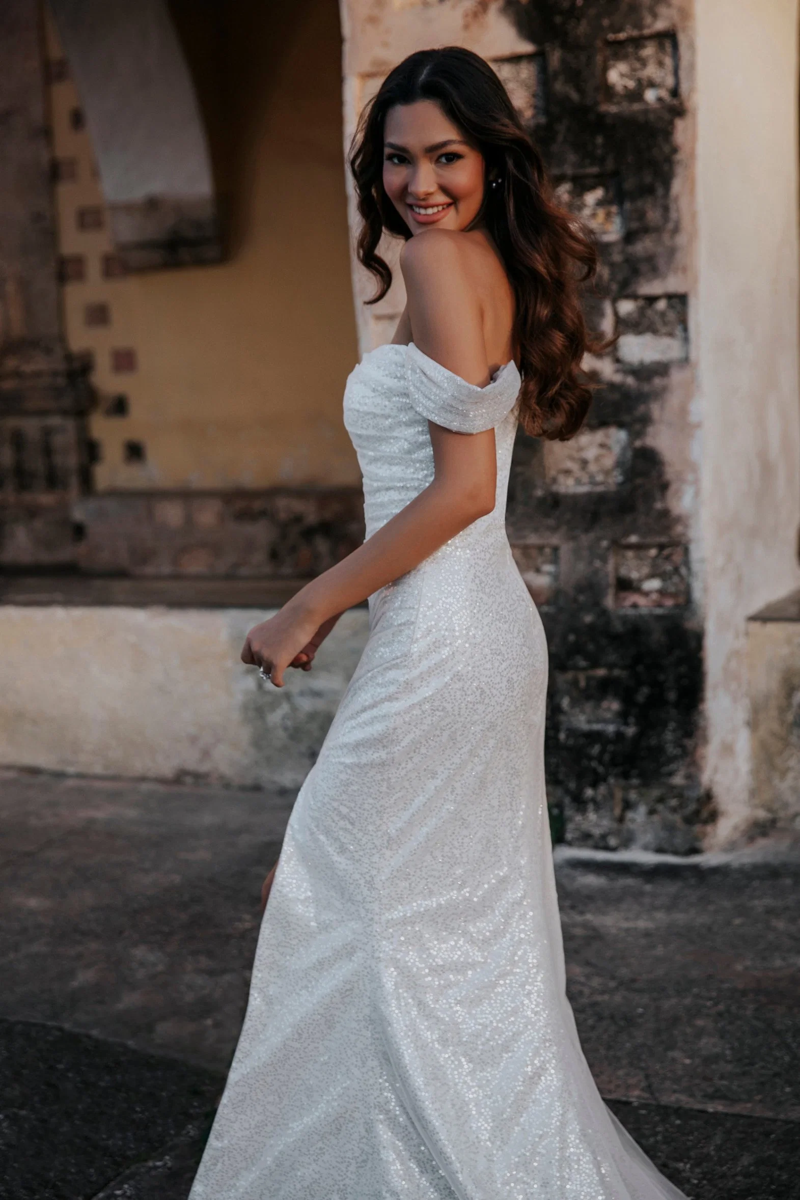 Amazing off Shoulder Long Train High Slit Sequins Wedding Evening Dress