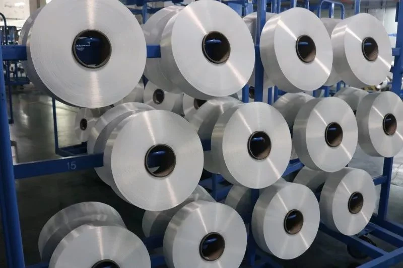 100 % recyceltes Polyester-Garn POY 450dt / 72F Dtysd/BRT/FD/CD mit China Grs Zertifikat Hersteller
