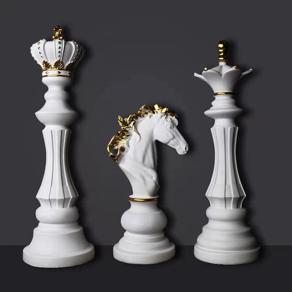 Custom Resin Decorative King and Queen Crown Chess Customized Black Polyresin Ornament