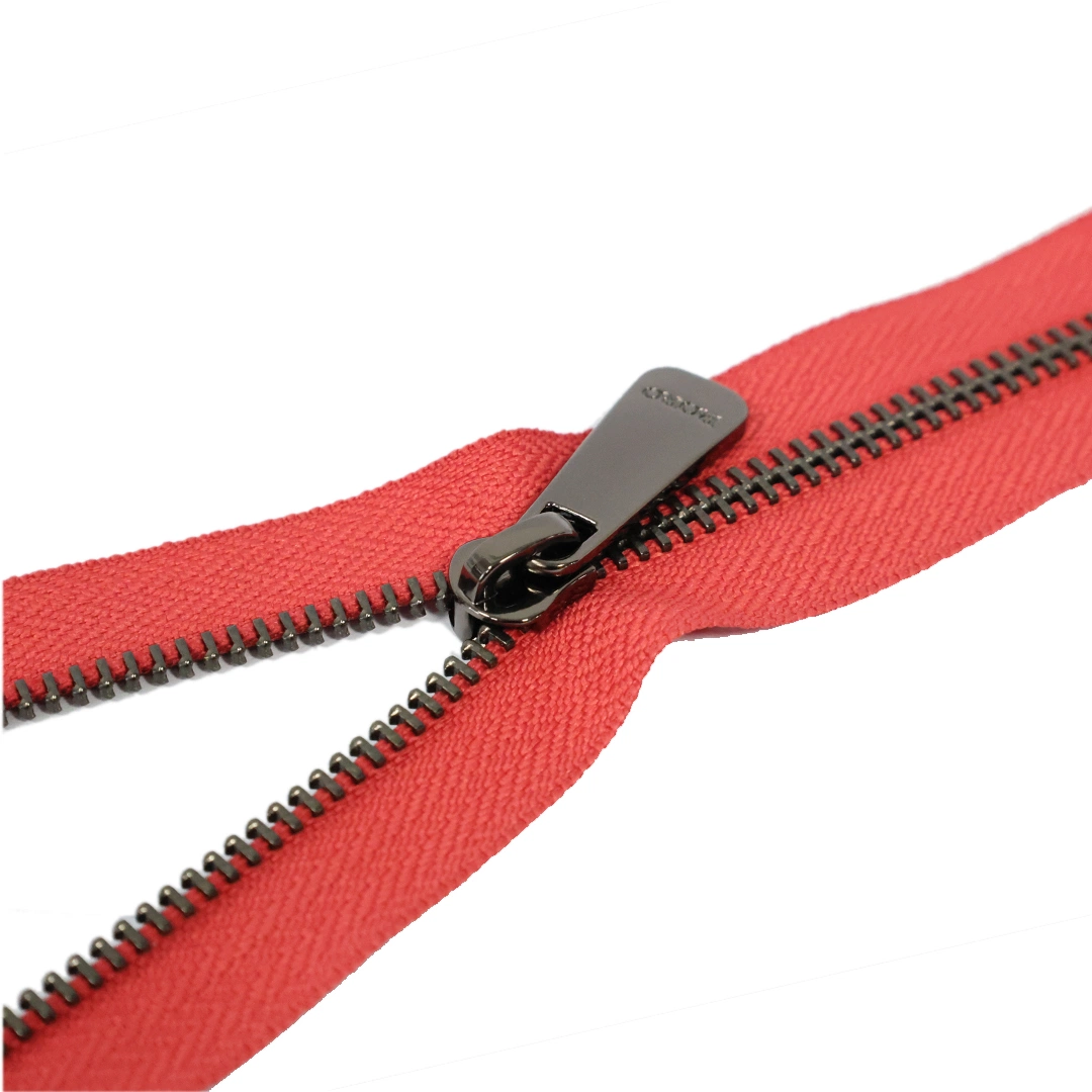 Wholesales Metal Zipper Red Tape with Y Teeth