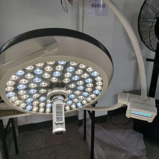 Bester Verkauf Von Medizinischem Zubehör Operationslampe Schattenlose Decke Doppel Dome Operationslampe für Krankenhaus