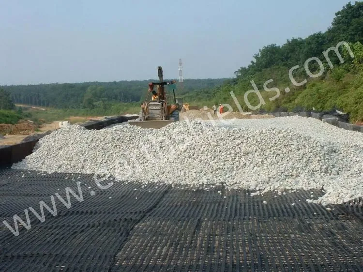 Fiberglass Geogrid for Segmental Retaining Walls, Slopes and Subgrade