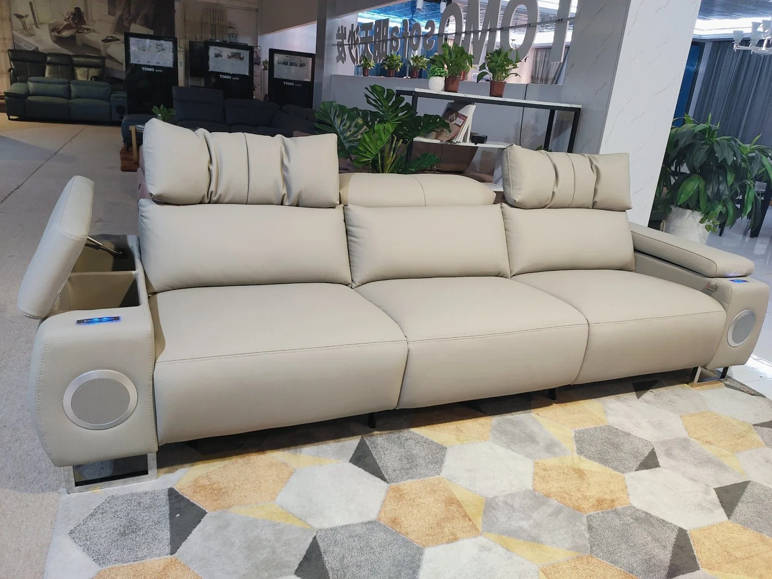 High quality/High cost performance  Modern Living Room Furniture Sectional with Bluetooth Speaker Leather Sofa Set