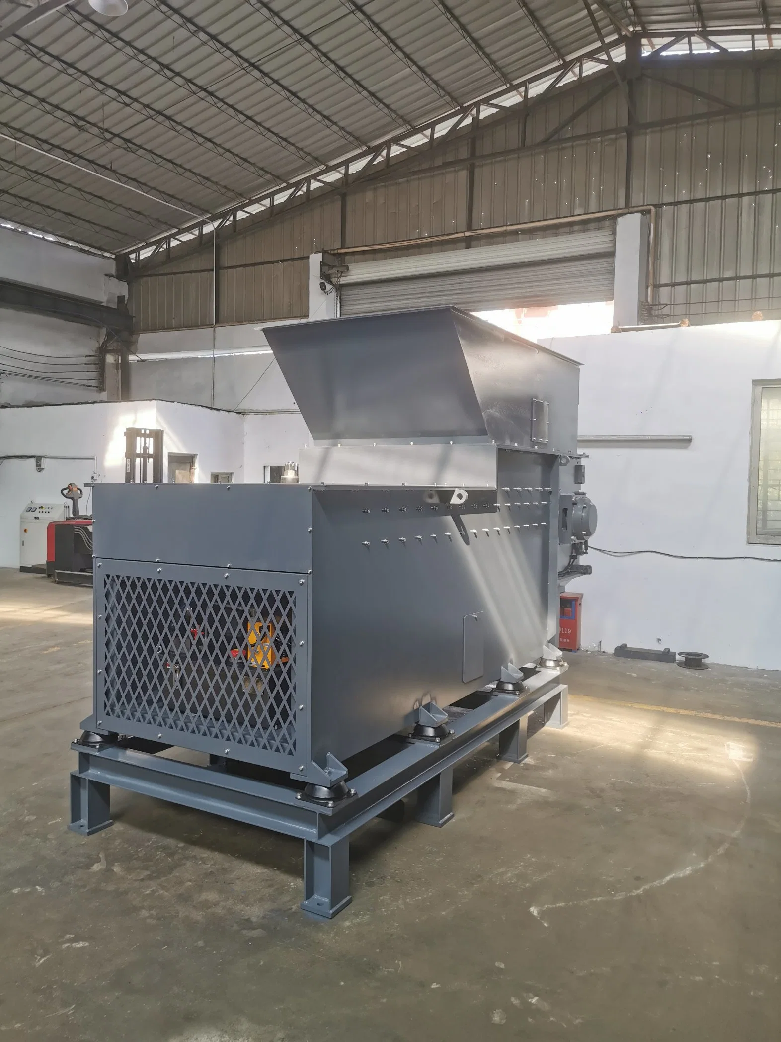 Paper Wood Plastic Machine Single Shaft Shredder (S-1200)