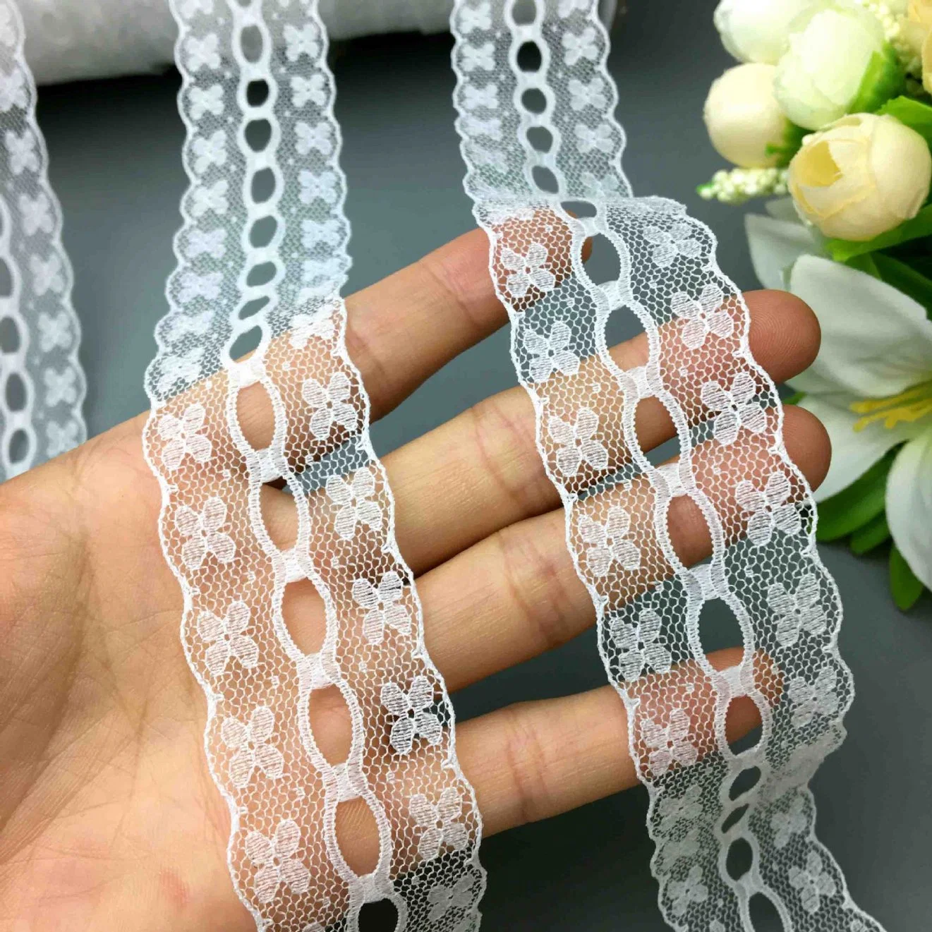 Double Edge Decorative Pattern French Lace Fabric Elastic Stretch Hot Selling Wholesale/Supplier Nylon Embroidery Lace Fabric for Garment Accessories Women Wedding Dress