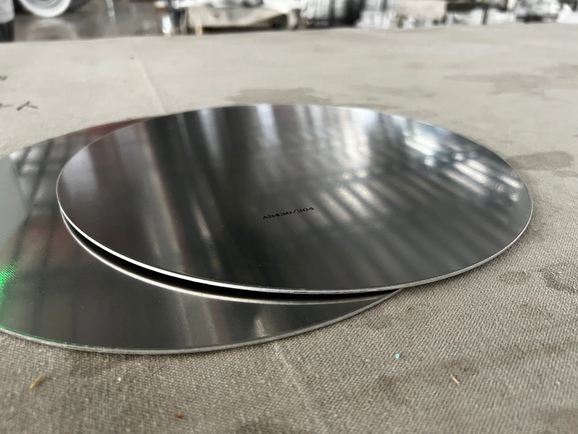 Customized Building Tableware 304 Stainless Steel 1050 Aluminum 430 Triply Circles Clad Plate