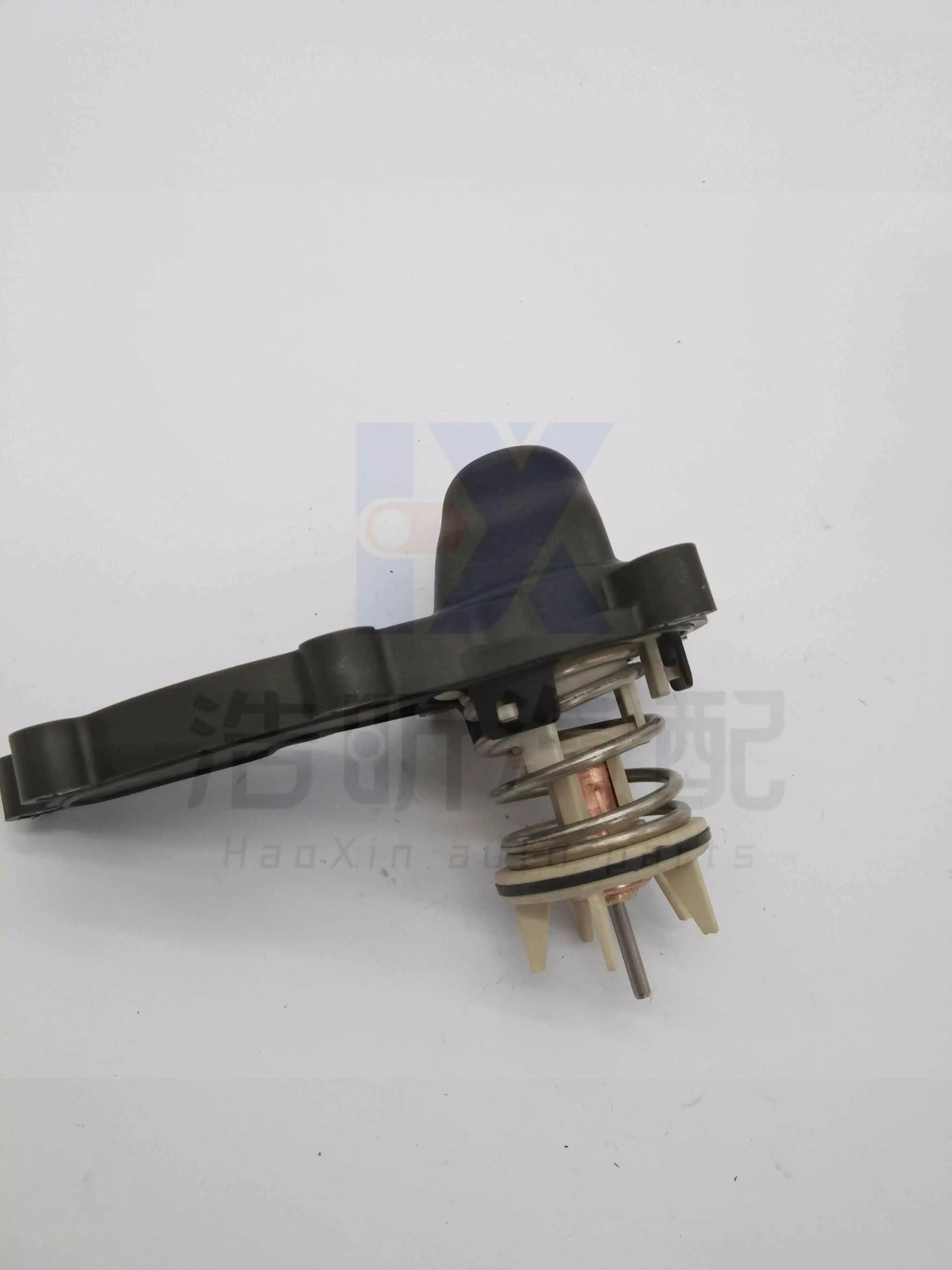 Autothermostat für VW OE Nr. 06e121111ad 06e1211ad 06e1211ad 06e1211al