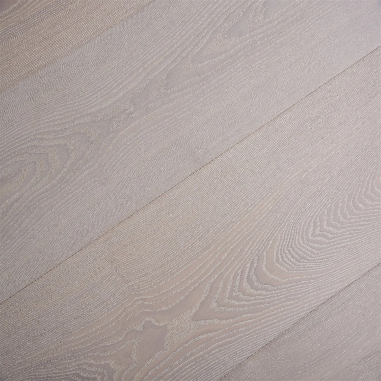 Eco-Friendly Hot Selling Engineered Wood Flooring Light Brushed Oak Products