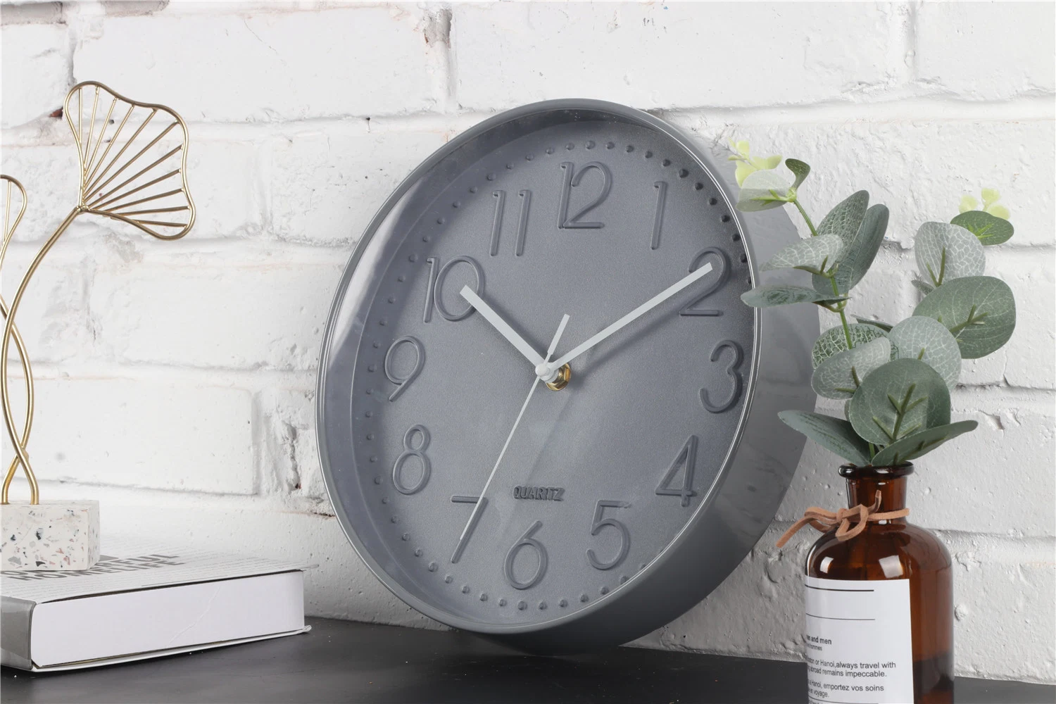 30cm Plastic Frame Wall Clock Silent for Living Room Decoration