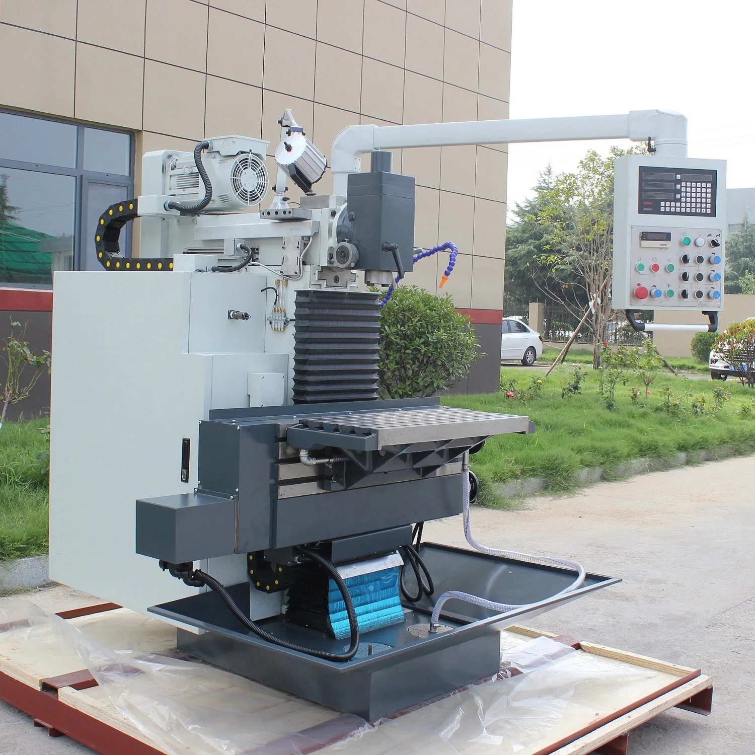 XL8145 Haute précision Conventional Vertical Horizontal Universal Drilling Milling Machine