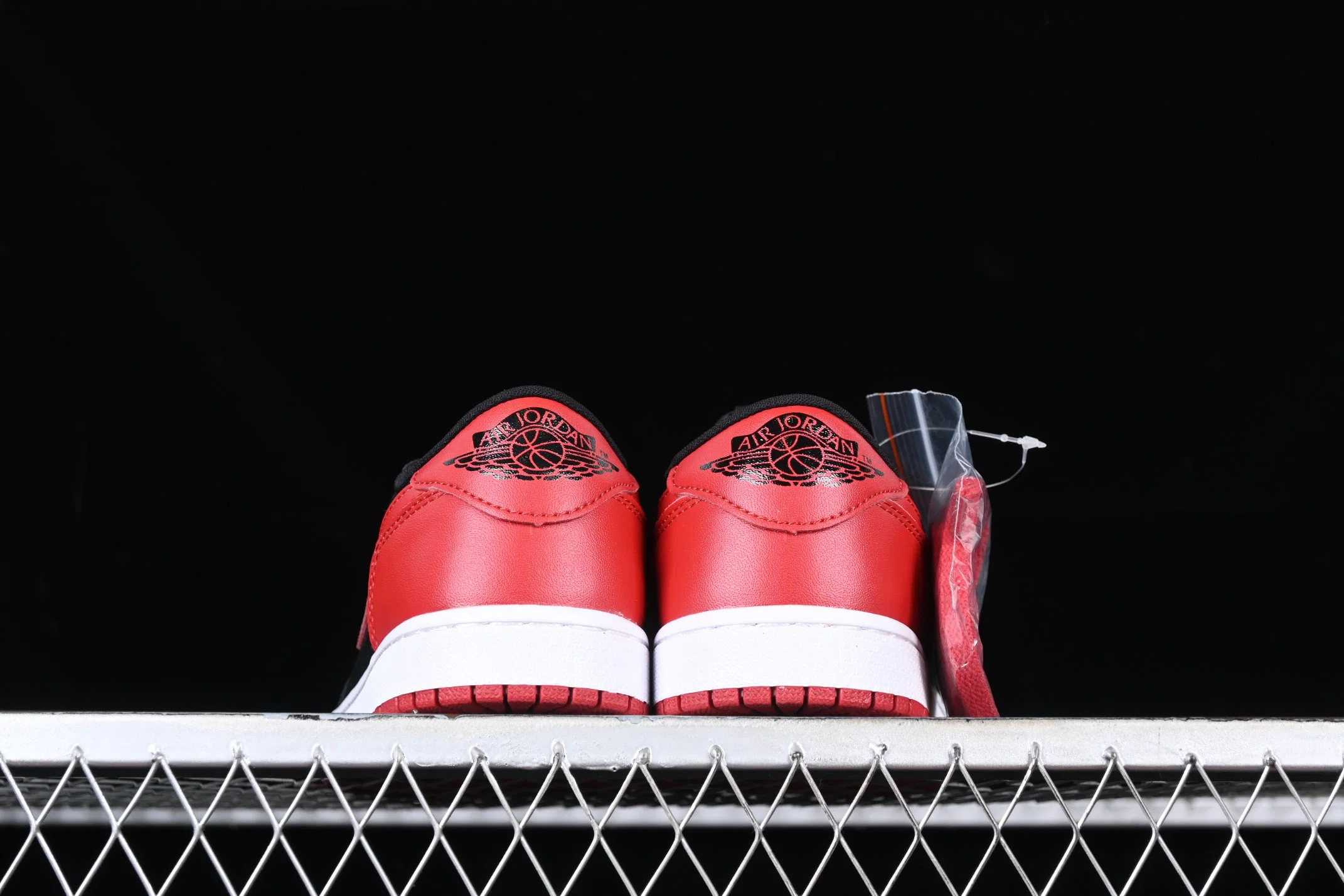 Wholesale/Supplier Replicas Branded Sneaker Luxury Designer B30 Lady Basketball Sport Shoe