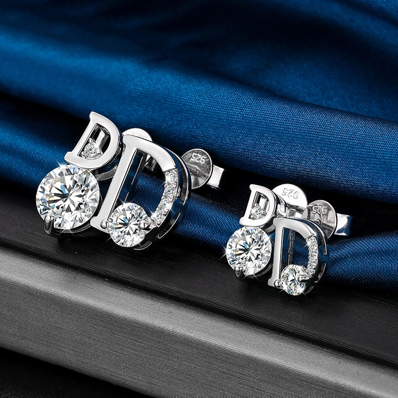 2022 Tendance Bijoux de Mariée Fins à la Mode en Argent Sterling 925 Vvs Moissanite Diamant Boucles d'Oreilles Asymétriques Lettre D pour Femmes