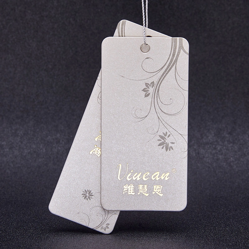 Wholesale/Supplier Custom Garment Designs Embossed Eco-Friendly Paper Hang Tag for Clothes