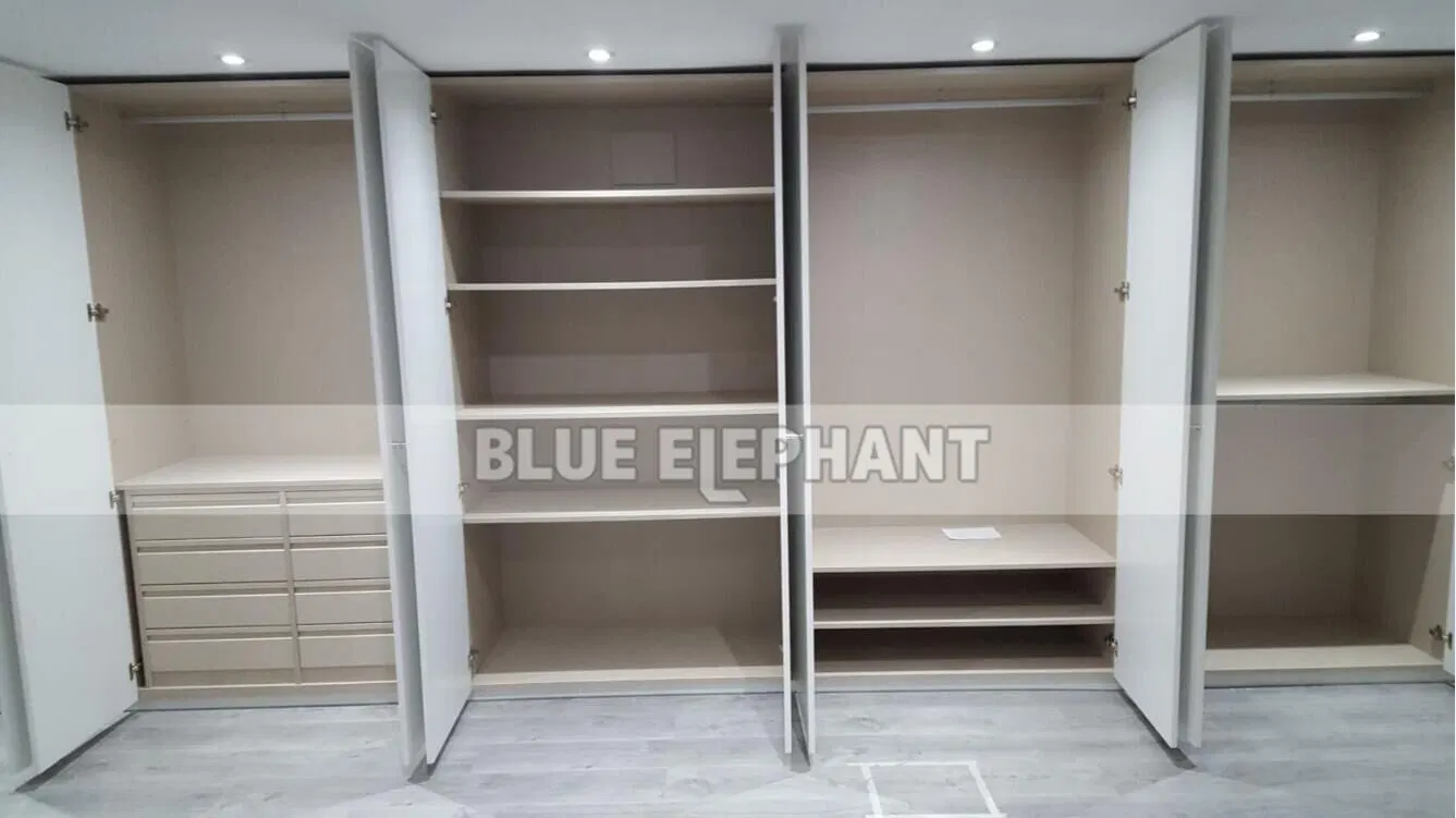 Blue Elephant CNC Professional 1325 Mehrspindel CNC Router für Holzmöbel Schneiden und Gravieren für Verkauf in Peru