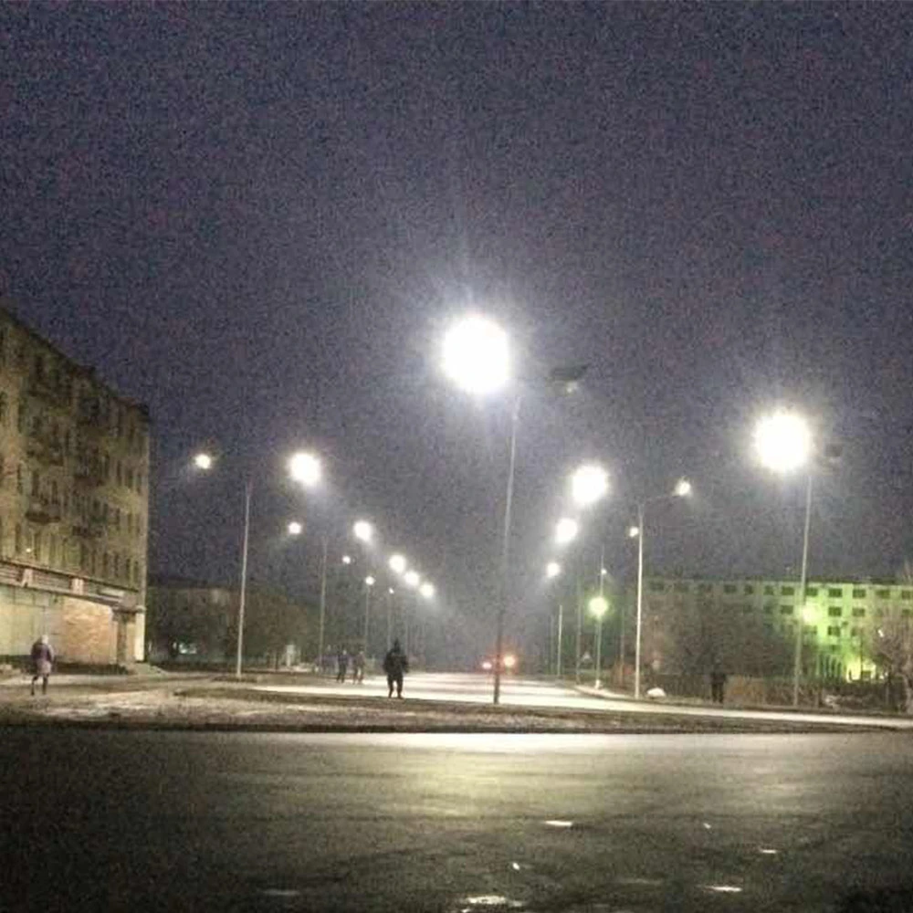 Уличный светодиодный светильник Solar Garden Street Light и пульт дистанционного управления Solar Светлый