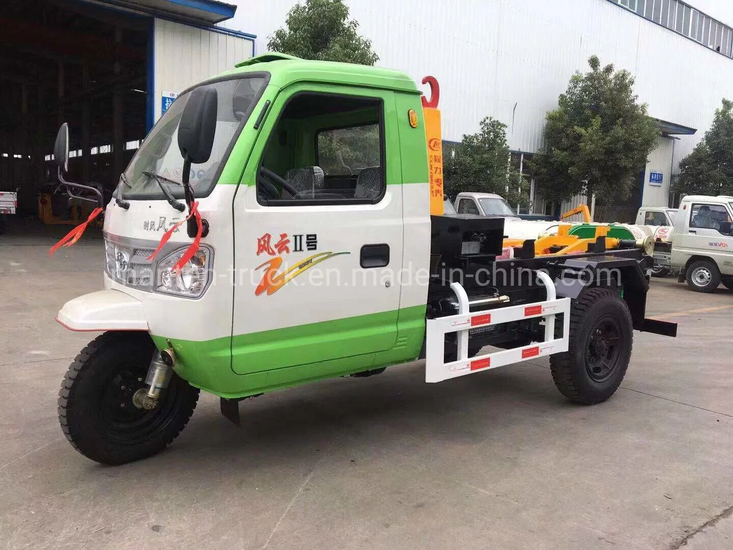 New 3-Wheelers 2ton Roll Arm Container Garbage Truck Hooklifter Pick-up Trucks for Sale