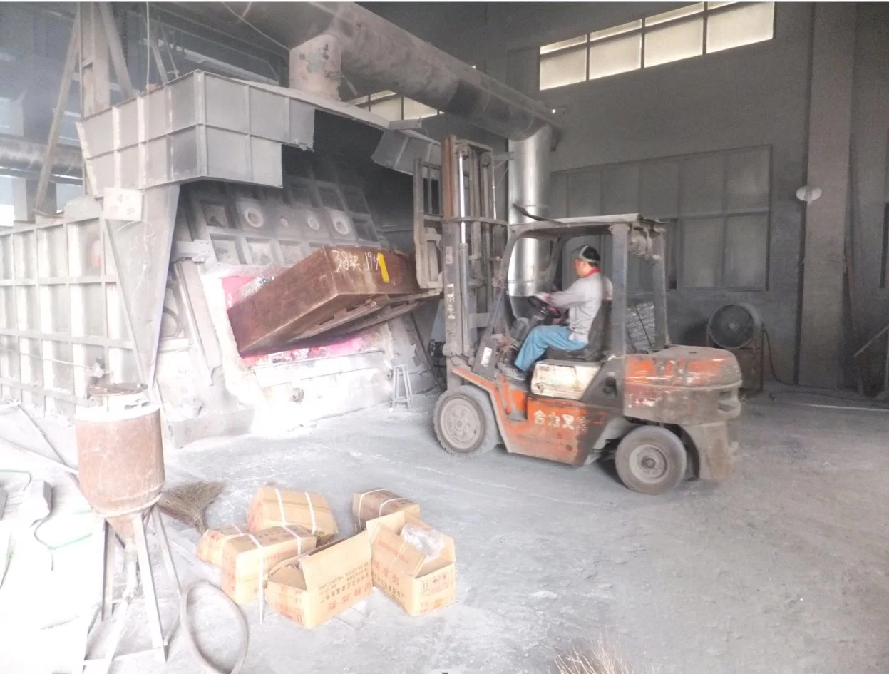 Tilting Rectangular Holding Furnace for Refining Molten Metal