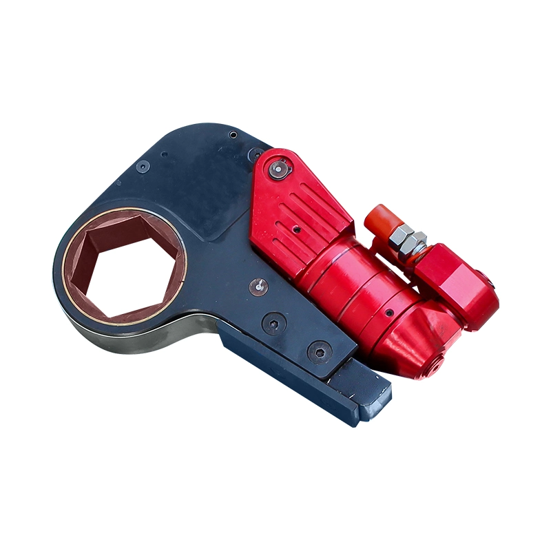 Square drive hydraulic torque wrench with socket for removing nut