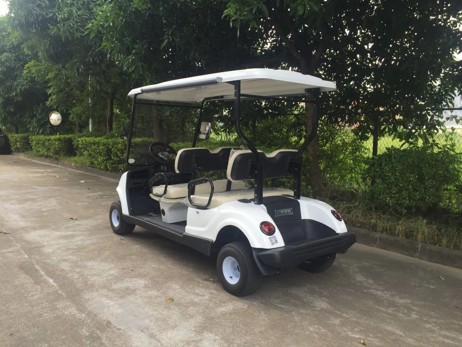 Latest 4 Seater Battery Operated Golf Buggy Car with Ce Certificate