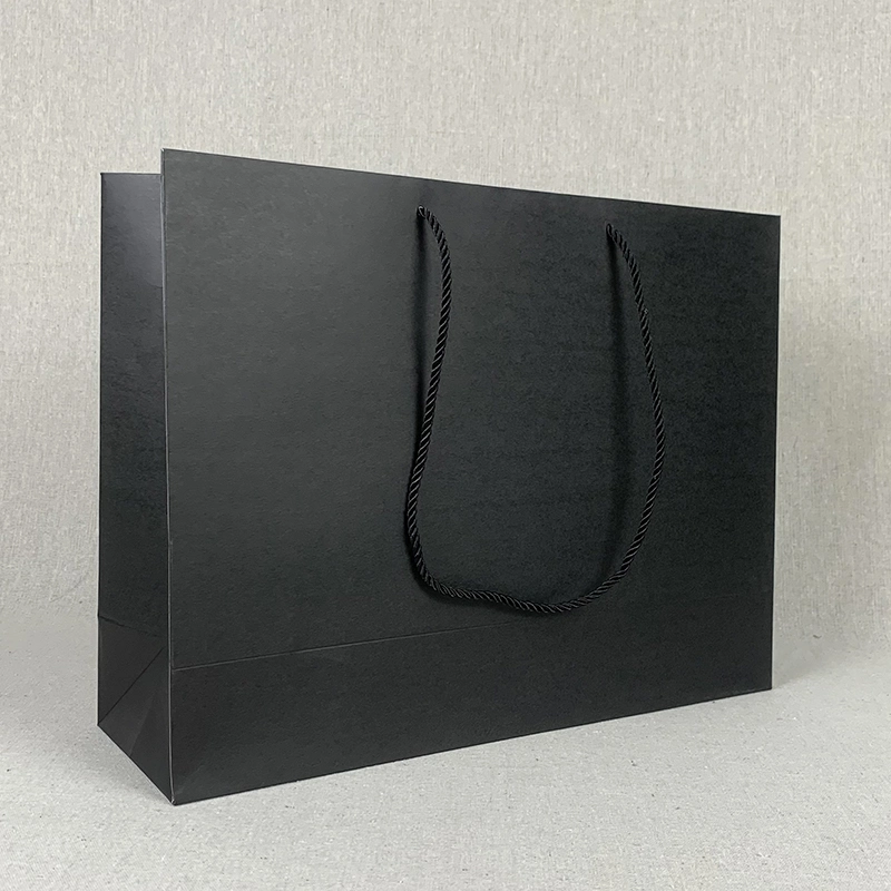 Custom Wholesale/Supplier Rope Handle Black Paper Bag