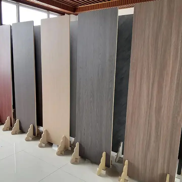Building Materials 18mm Poplar Birch Core Formwork Construction Black Brown Film Faced Plywood