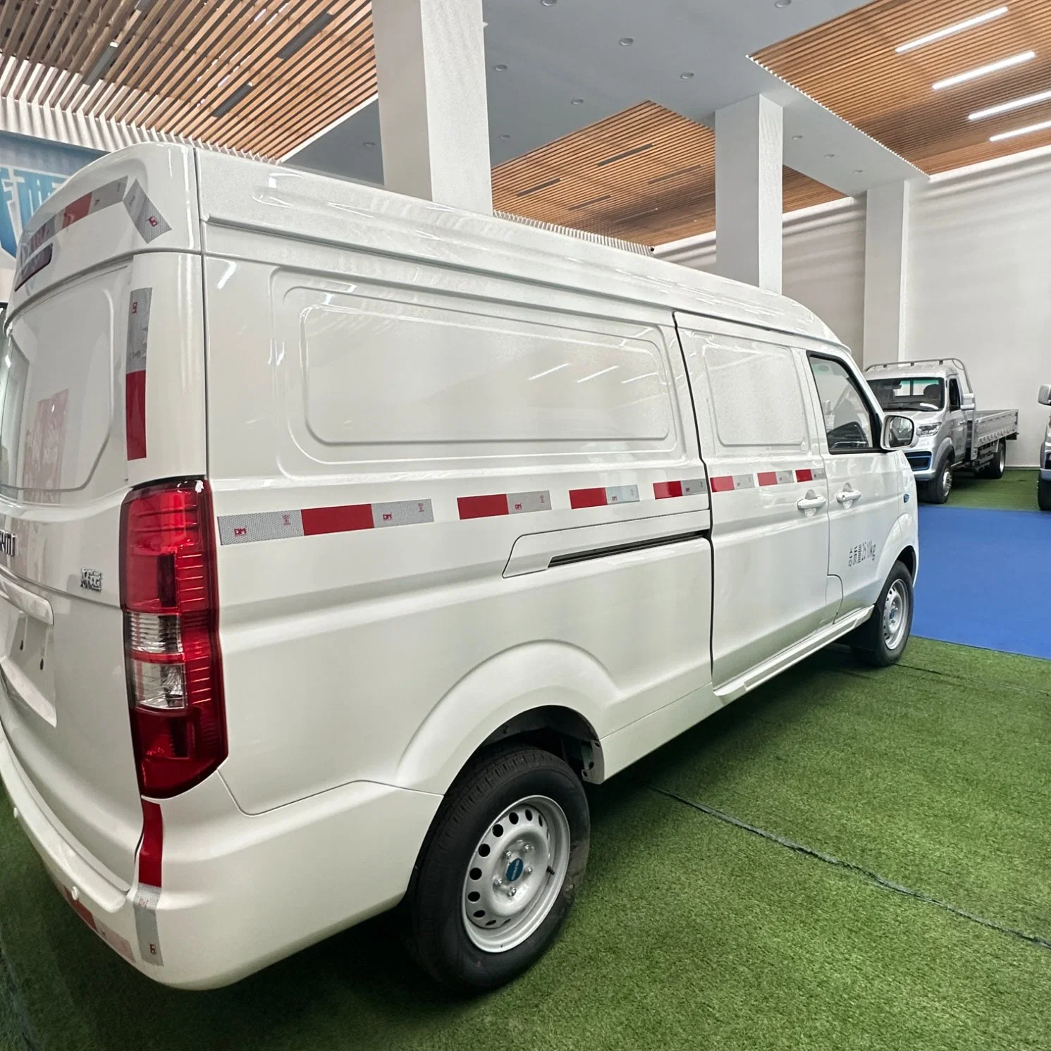 Nuevo camión de energía Marca Xinyuan Furgoneta eléctrica Camión EV