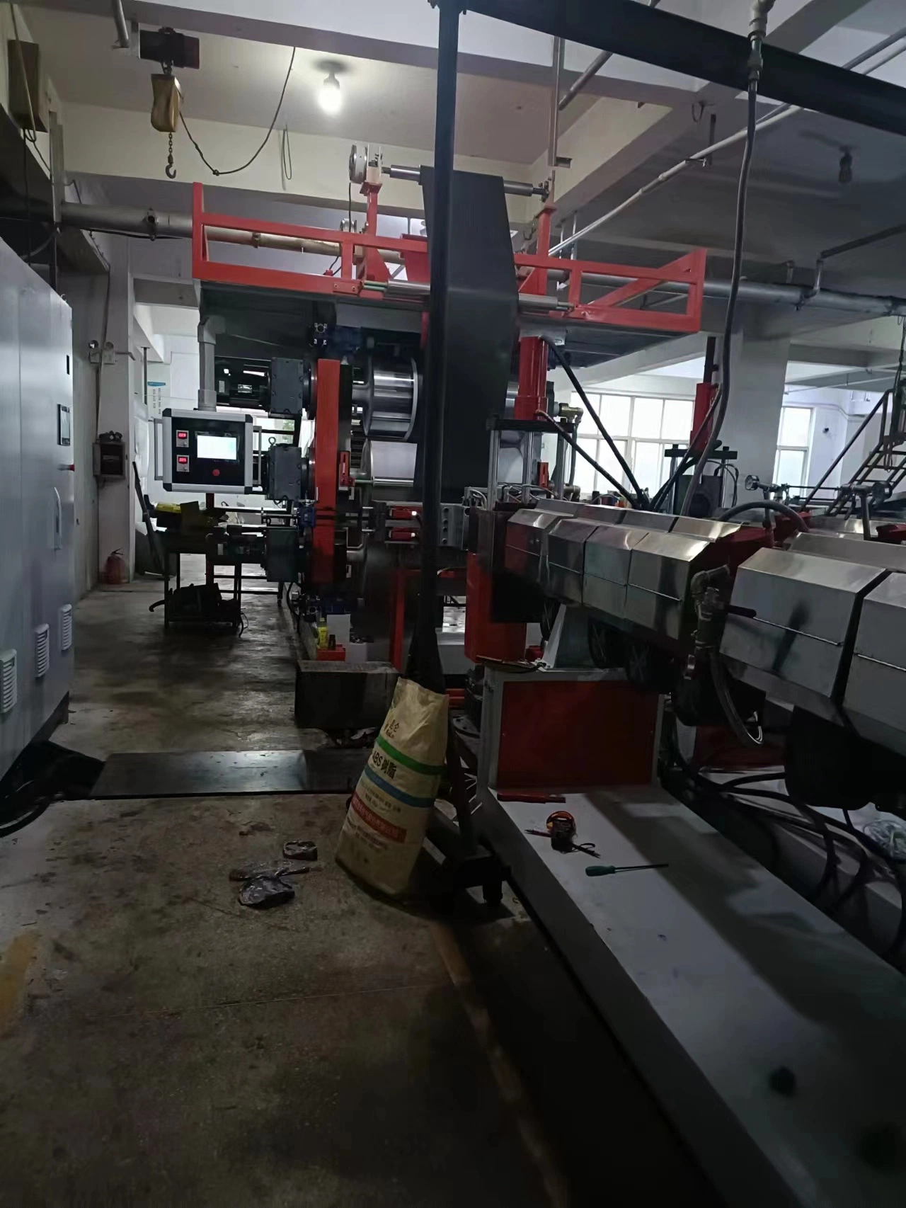 Konkurrenzfähiger Preis Taiwan Qualität Reisen Trolley Tasche Herstellung Maschine Tasche Gepäckmachmaschine Sheet Extruder, Der Maschine Herstellt