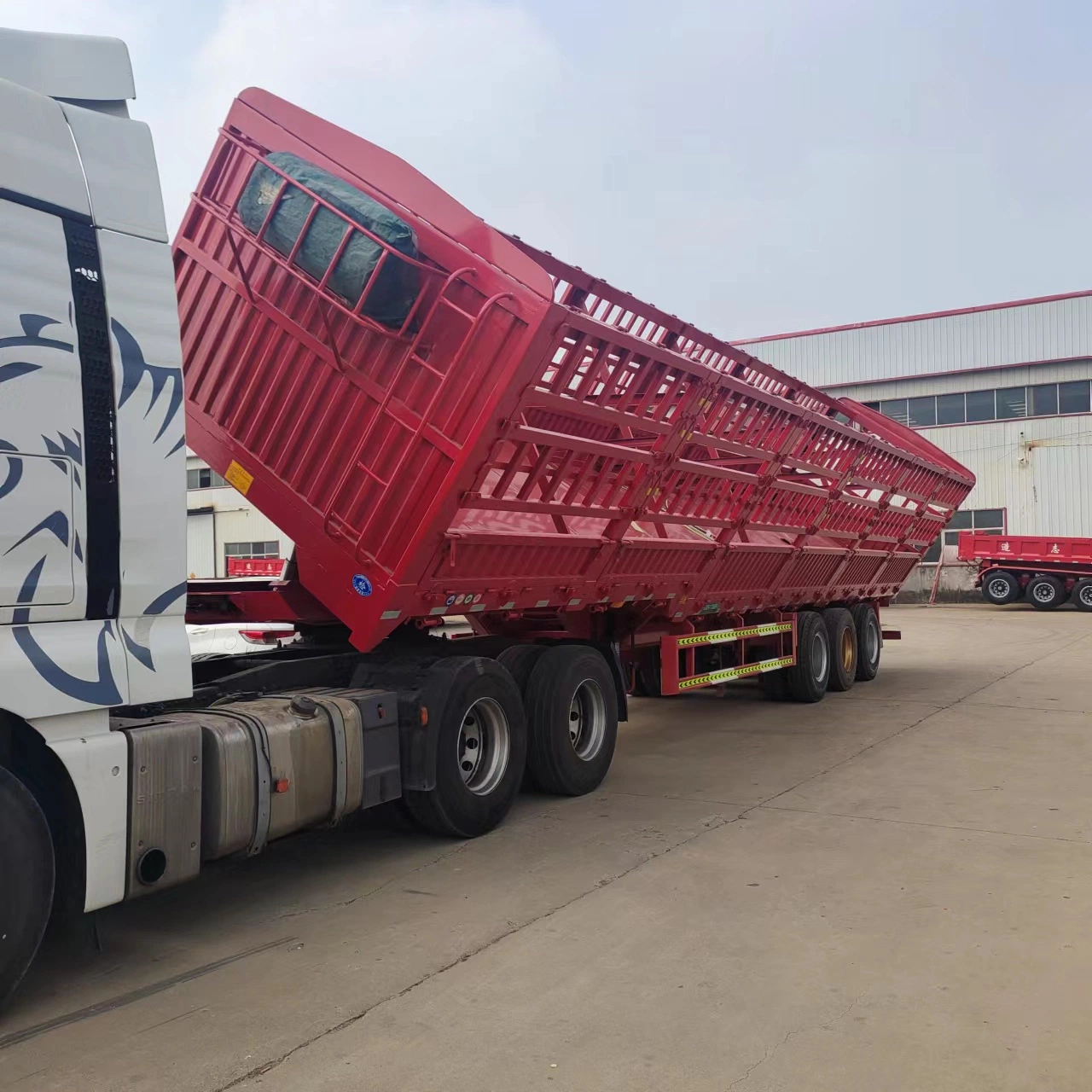 3/4/5 Axle Heavy-Duty Dump Semi Trailer, Used for Transporting Sand and Gravel Materials. 50-100 Tons of Coal Designed to Support Customization