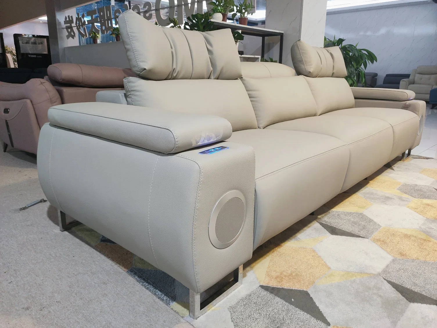 High quality/High cost performance  Modern Living Room Furniture Sectional with Bluetooth Speaker Leather Sofa Set