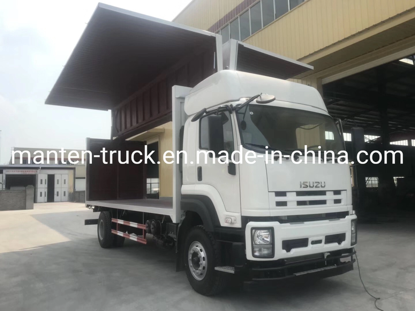 Qingling Isuzu Giga Face 32FT Wing Van Truck Price