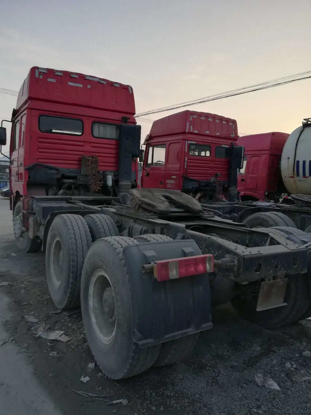 Utilisé moins cher Shacman tracteur 6X4 pour la vente du chariot