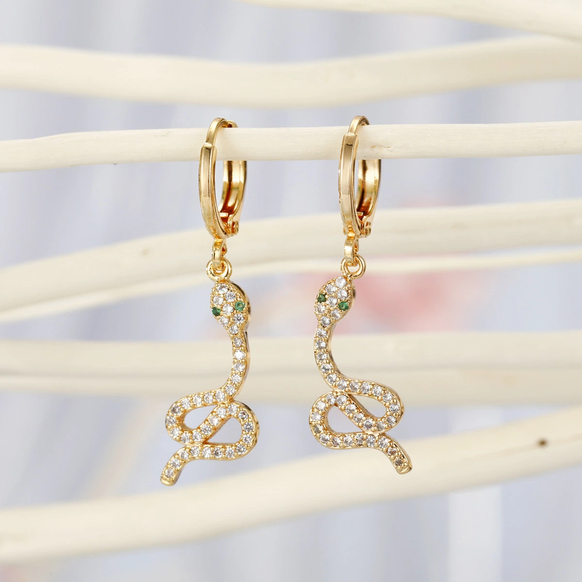 Wholesale/Supplier Price Small Snake Fashion Jewelry Copper Gold Plated Earrings Fashion Accessories