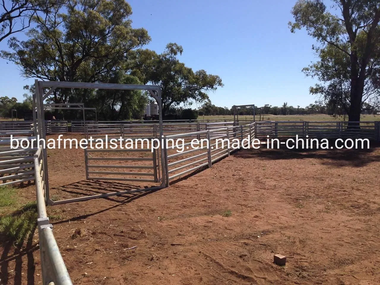 Horse Round Yard Panels, Australia Corral Panels, Cattle Gate Metal Frame Material and Rodent Proof Feature Livestock Farm Fence Panel with Gate