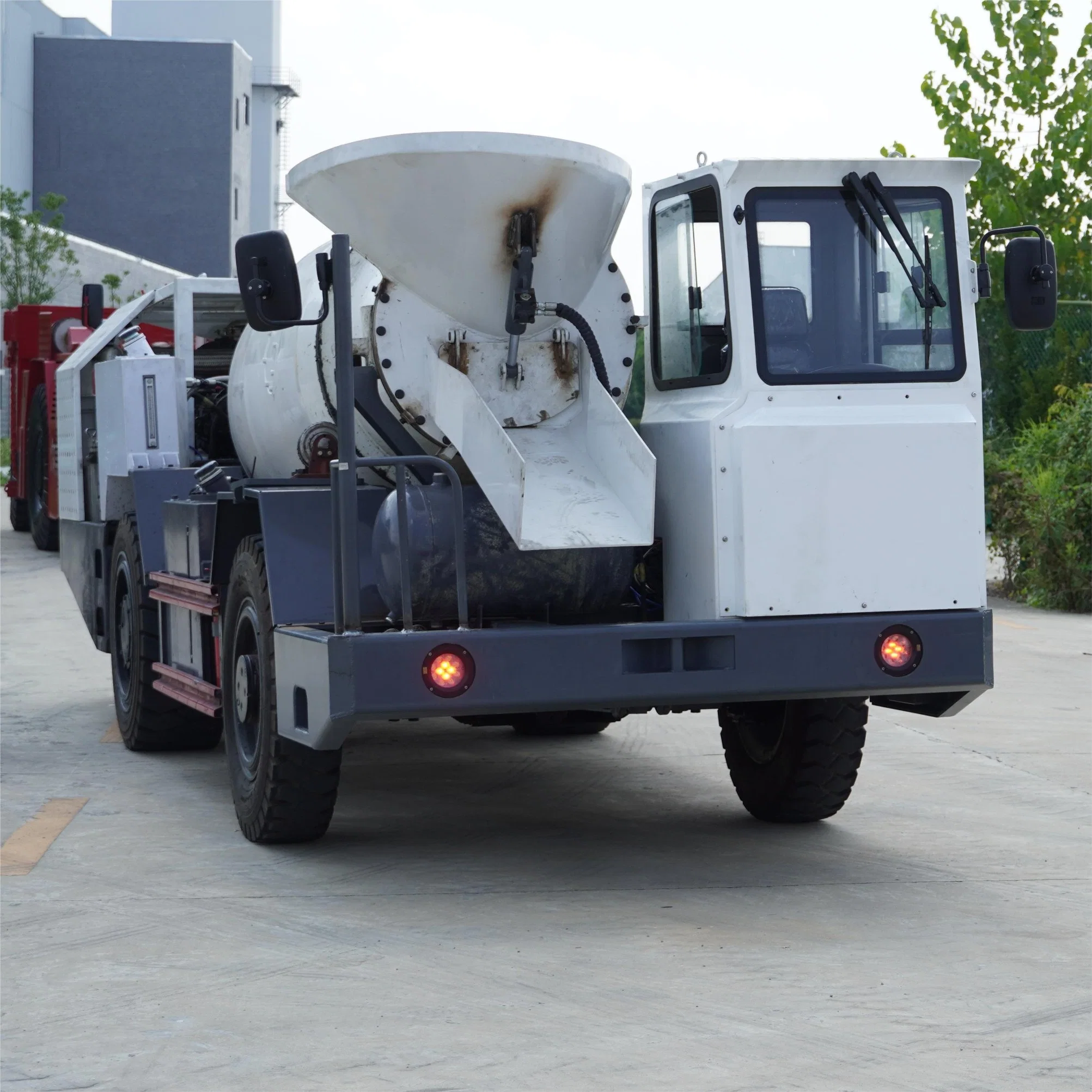 Wc5bj 5cubic Meters Capacity Concrete Mixer Truck Undergroud Coal Mining Equipment