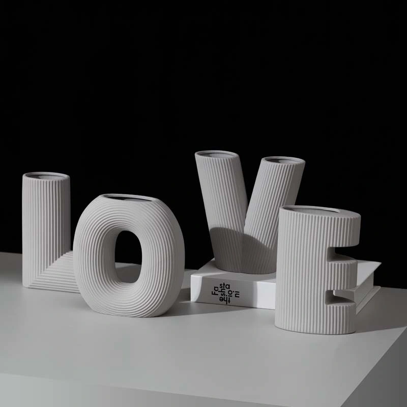 Creative Art Love Letter Striped Ceramic Flower Vase Set of 4 Living Room Flower Arrangement Home Decoration Wedding Gift