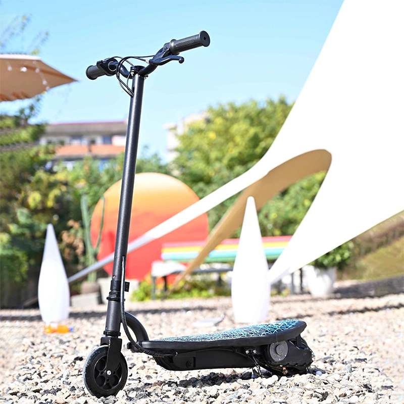 Scooter eléctrico asequible DC01 para niños de 5 años o más, 120W motor de cepillado