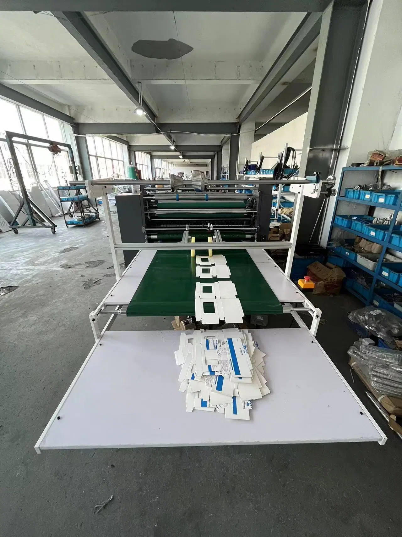 Fully Automatic Tissue Box Sheet Paper Display Box Black Tea Box Window Patching Gluing Machine Gk-1080t