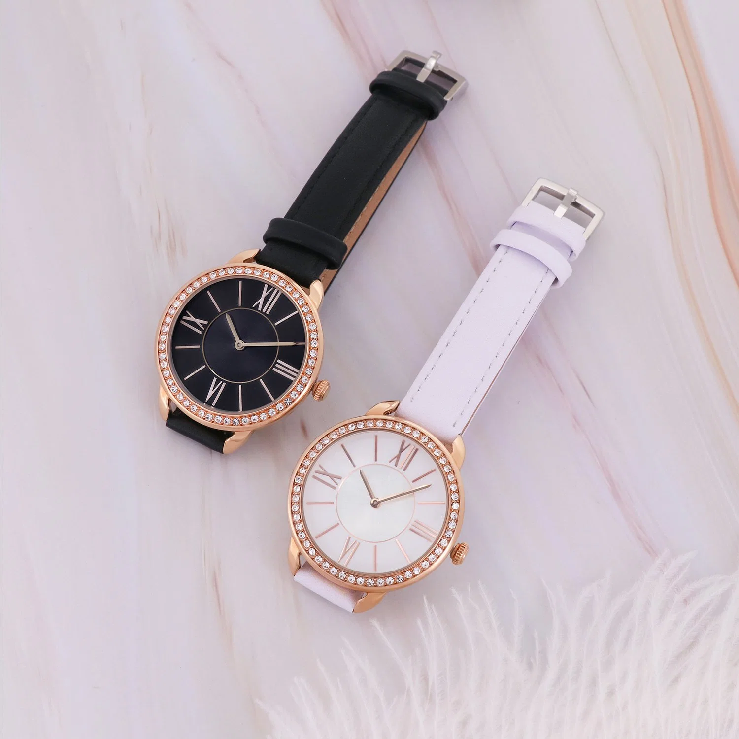 De façon personnalisée de gros de bijoux en diamants bracelet montres à quartz Lady cadeau Concepteur de luxe Women Watch