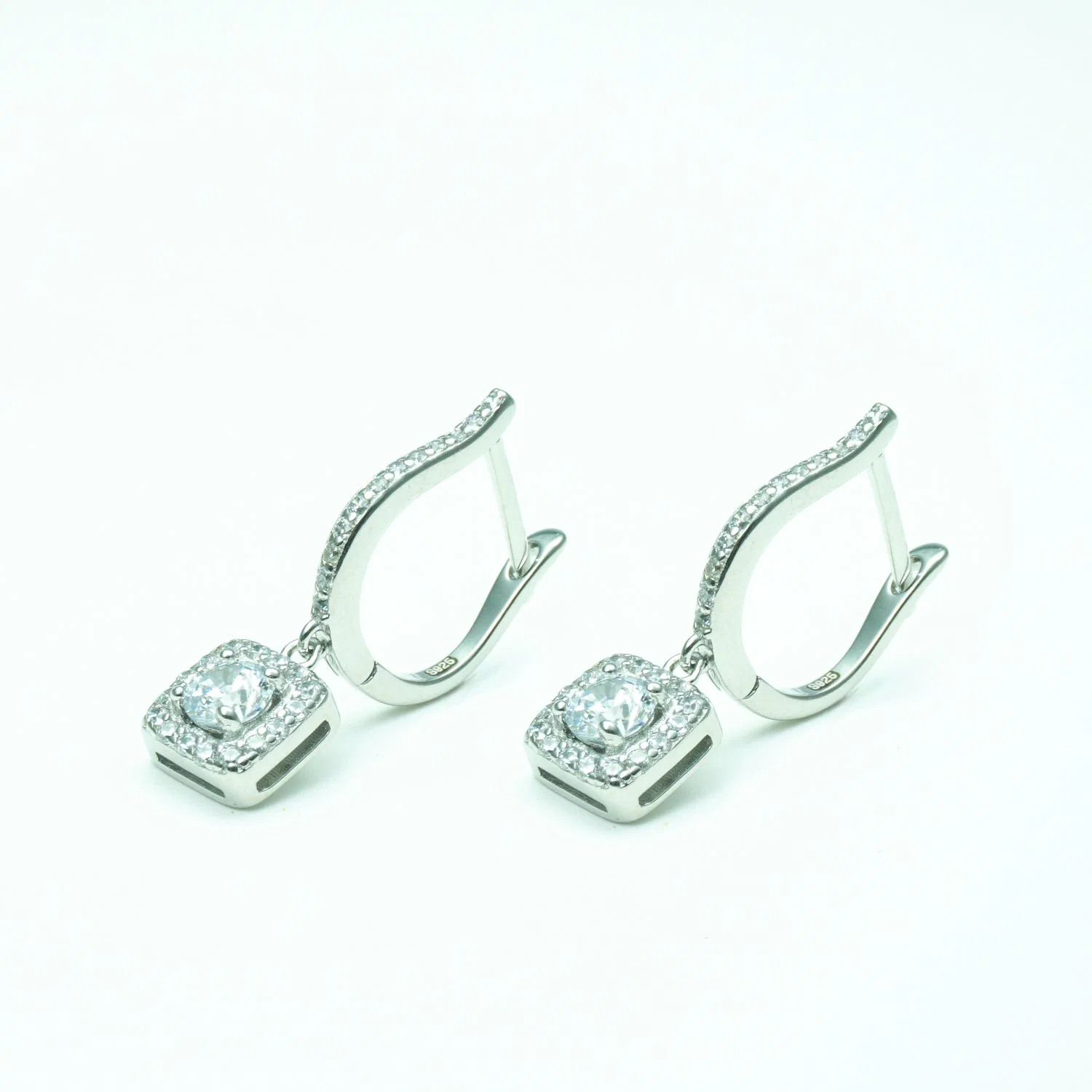 Design Simple Rhodium Plated Fashion Silver Jewelry with Sapphire Tear Stone Earring