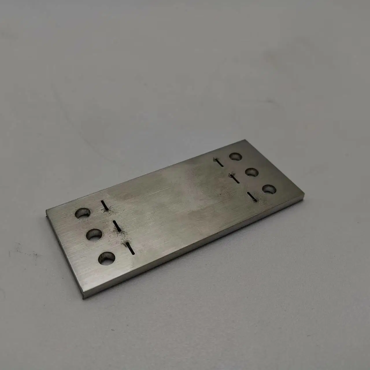 Placa de acero inoxidable placa de recogida enrollada en caliente Corte láser de metal