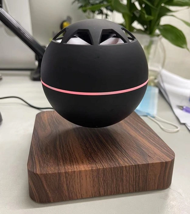 360 Spinning Magnetic Levitation Floating Bottom Desk Bluetooth Speaker Lamp Light