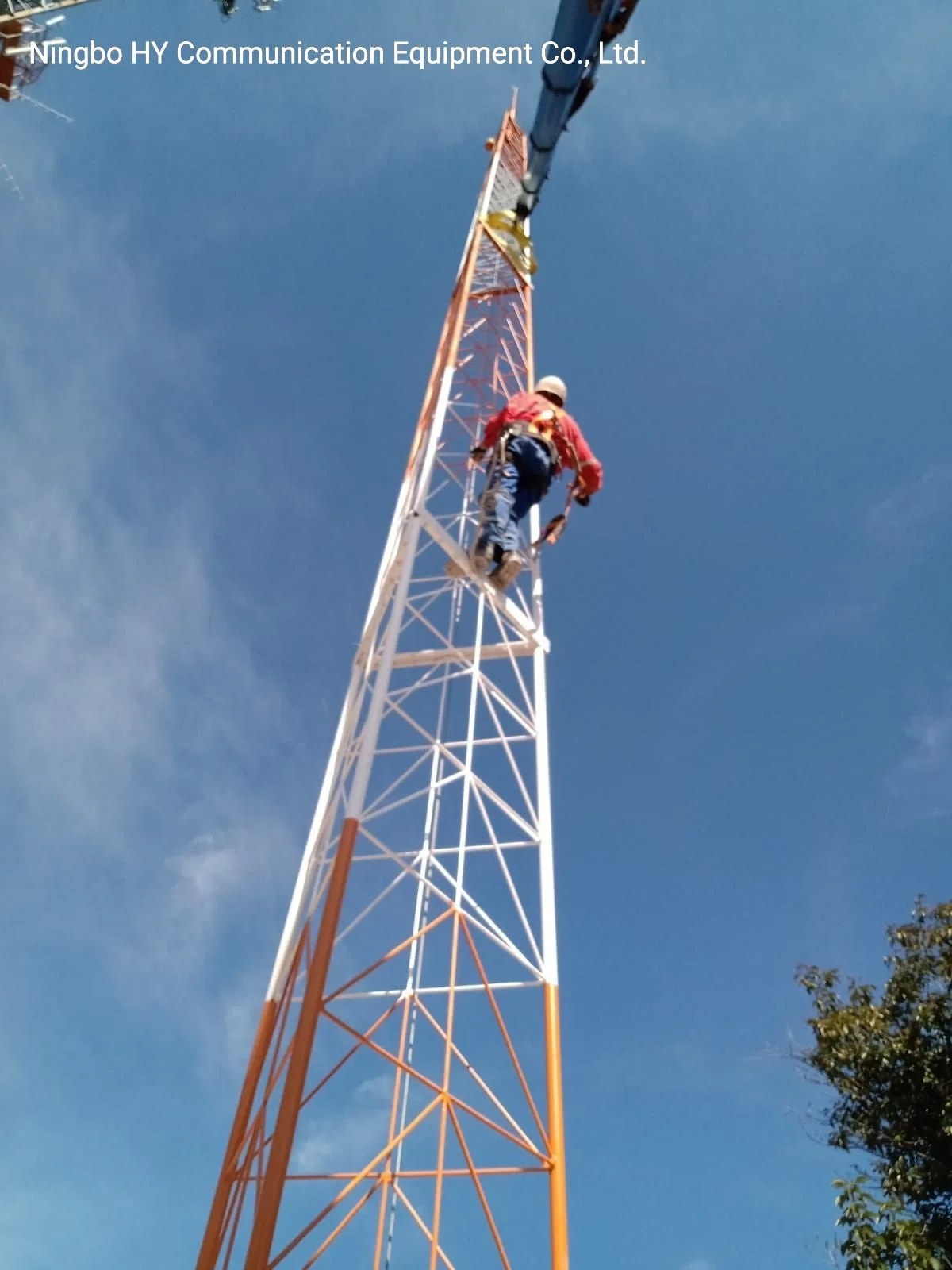 Torre de TV móvel de aço galvanizado autoportante em forma de triângulo de aço com suportes para WiFi e TV.