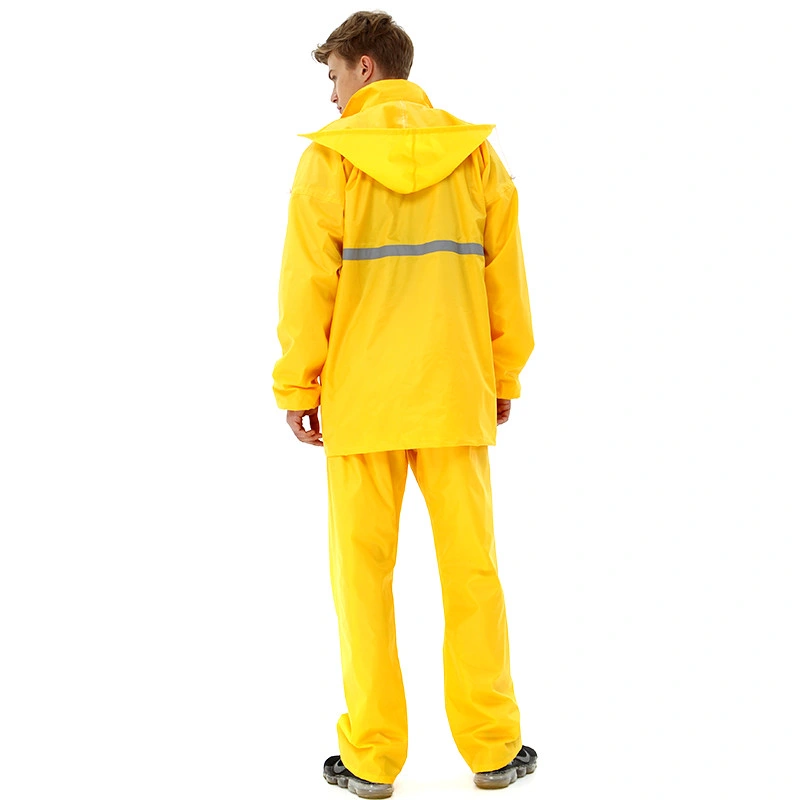 Chubasquero impermeable de PVC de color amarillo