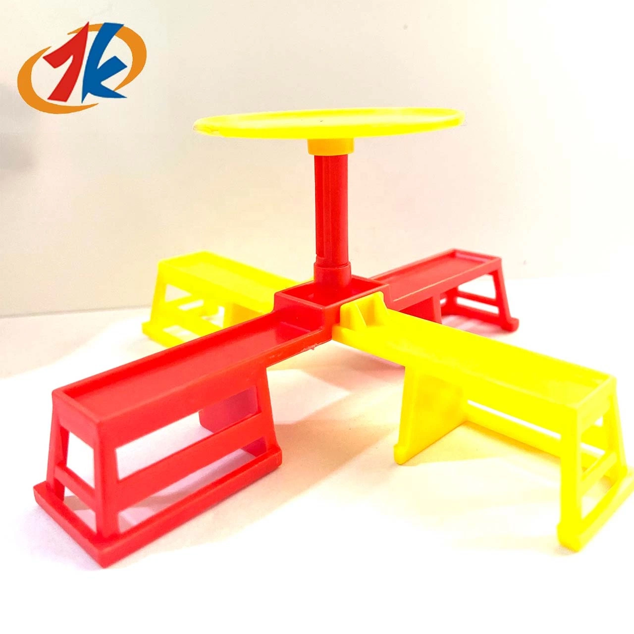 Les enfants de jouet Mini terrain de jeux des enfants en plastique Seesaw jeu