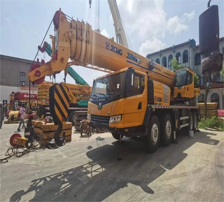 Popular máquina usada quente guindaste Xugong Xct70 70t lança de malha Grua de camiões ao preço promocional