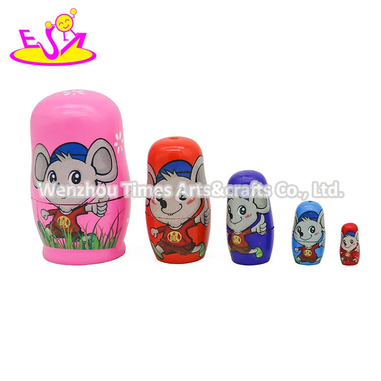 Peint main Matryoshka en bois traditionnel russe pour les grossistes de poupée de nidification W06D159