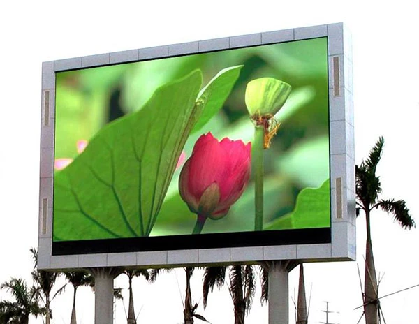 Escenario de alta calidad para publicidad en exteriores